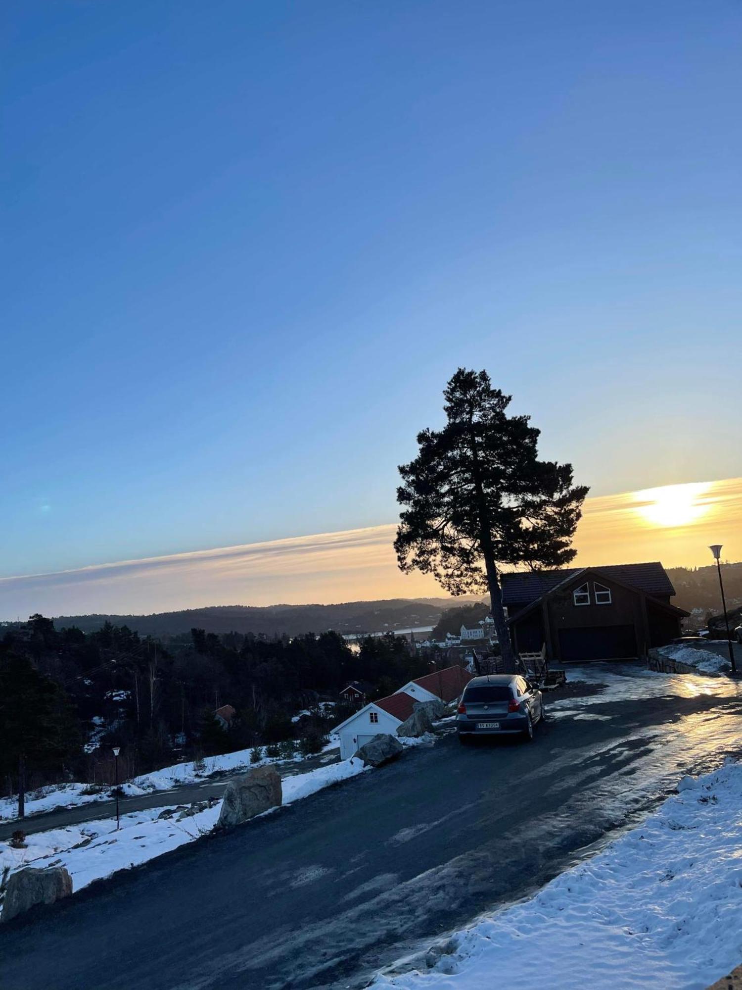 Familievennlig Apartment Tvedestrand Ngoại thất bức ảnh