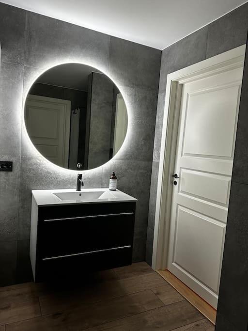 Familievennlig Apartment Tvedestrand Ngoại thất bức ảnh