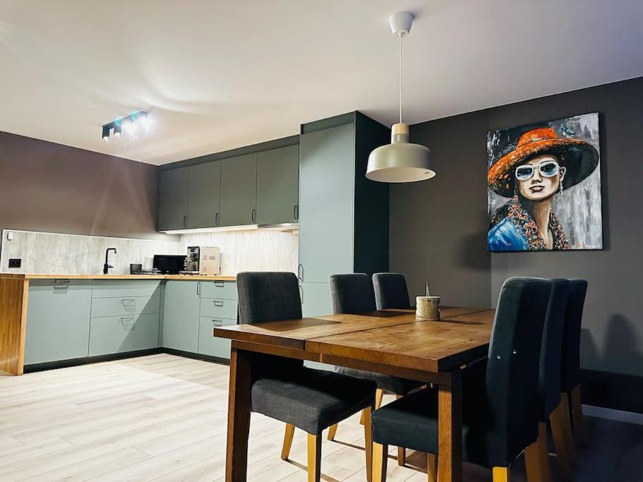 Familievennlig Apartment Tvedestrand Ngoại thất bức ảnh
