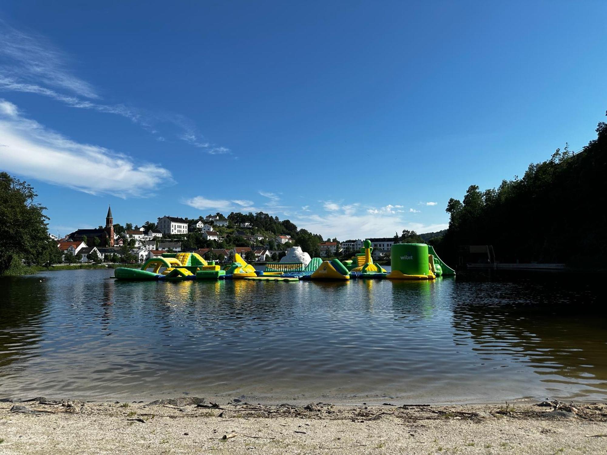 Familievennlig Apartment Tvedestrand Ngoại thất bức ảnh